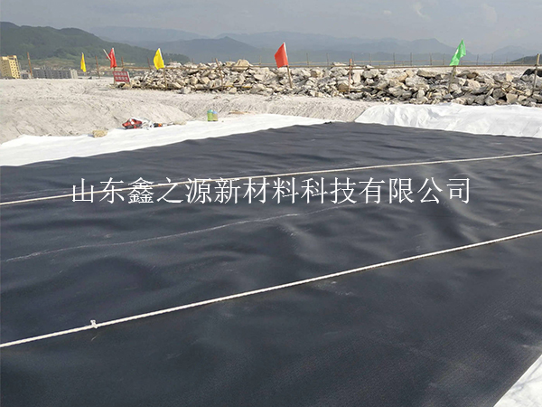 沼氣池黑膜施工的具體要求：精細(xì)施工，確保高效運(yùn)行