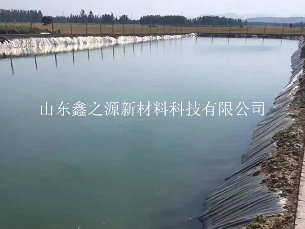 如何處理蓄水池hdpe土工膜的熱膨脹問題？